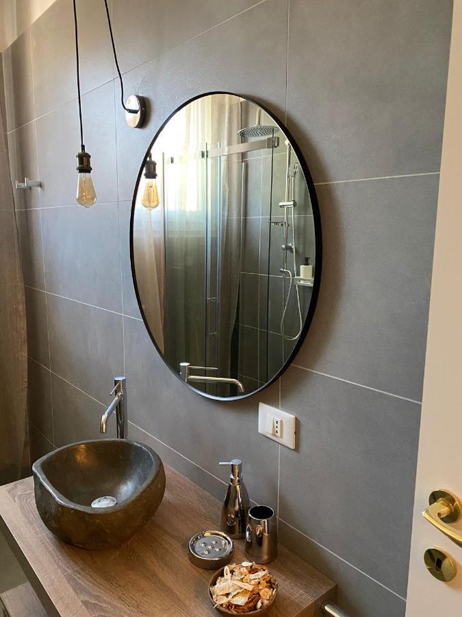 Aurora Flowers - Two Rooms And Free Parking Near Center And Train Station Modena Eksteriør bilde