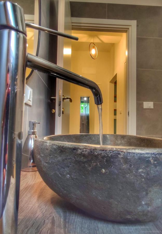 Aurora Flowers - Two Rooms And Free Parking Near Center And Train Station Modena Eksteriør bilde