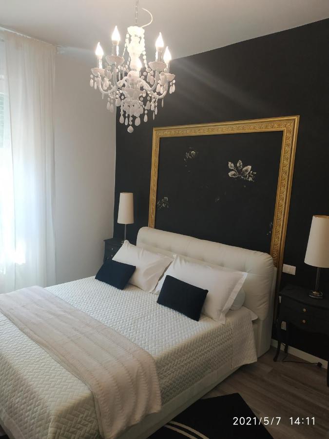 Aurora Flowers - Two Rooms And Free Parking Near Center And Train Station Modena Eksteriør bilde