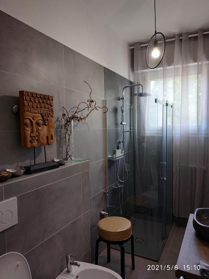 Aurora Flowers - Two Rooms And Free Parking Near Center And Train Station Modena Eksteriør bilde