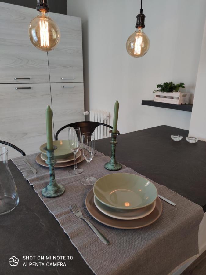 Aurora Flowers - Two Rooms And Free Parking Near Center And Train Station Modena Eksteriør bilde