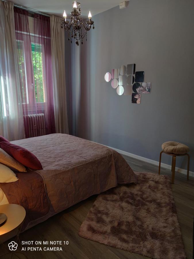 Aurora Flowers - Two Rooms And Free Parking Near Center And Train Station Modena Eksteriør bilde