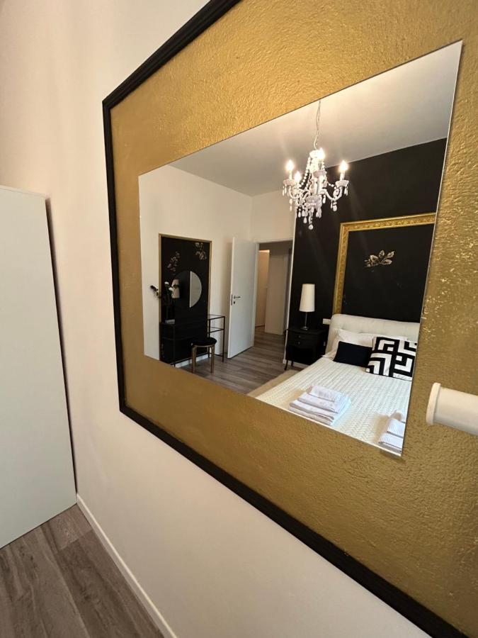 Aurora Flowers - Two Rooms And Free Parking Near Center And Train Station Modena Eksteriør bilde