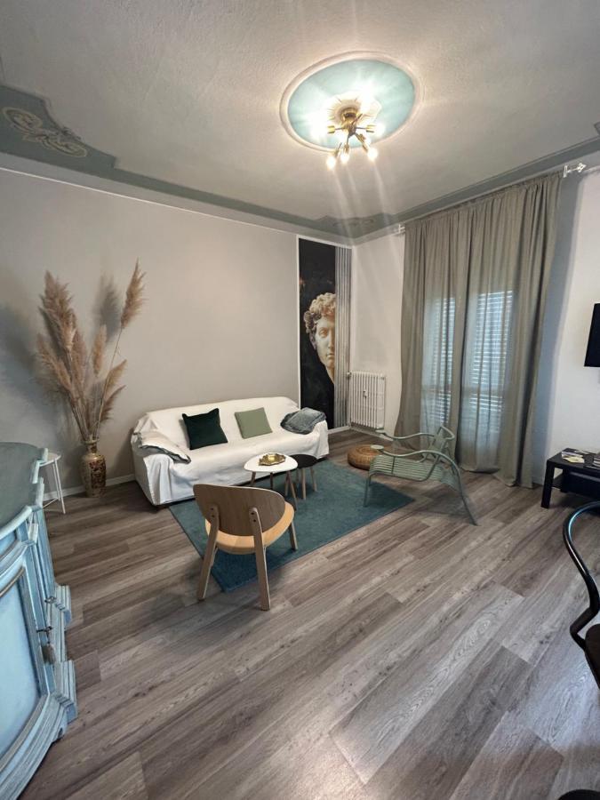 Aurora Flowers - Two Rooms And Free Parking Near Center And Train Station Modena Eksteriør bilde